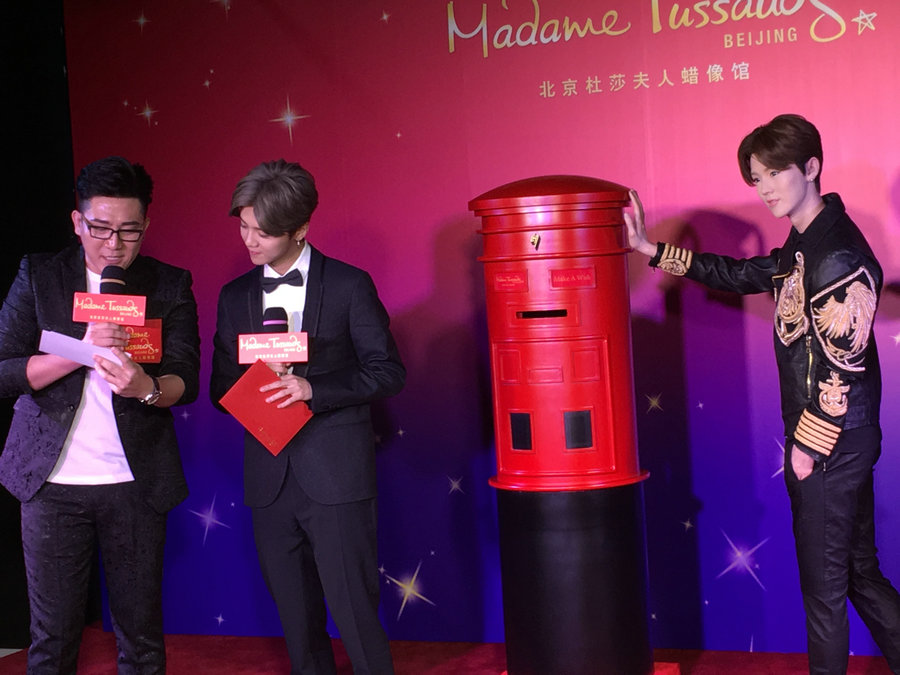 Lu Han statue unveiled at Madame Tussauds Beijing