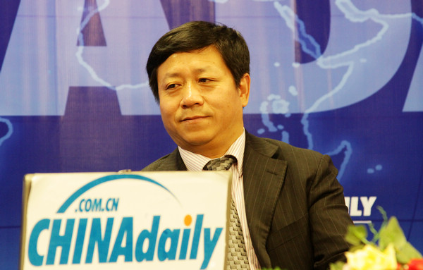 Zhang Hanhui talks online