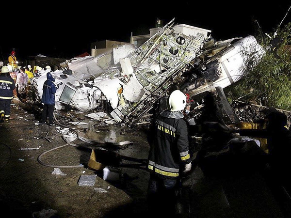 36 bodies found from Taiwan plane crash