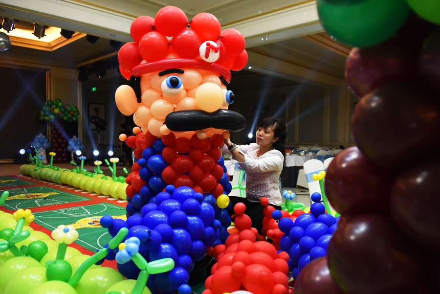 Balloon artist's fantasy world