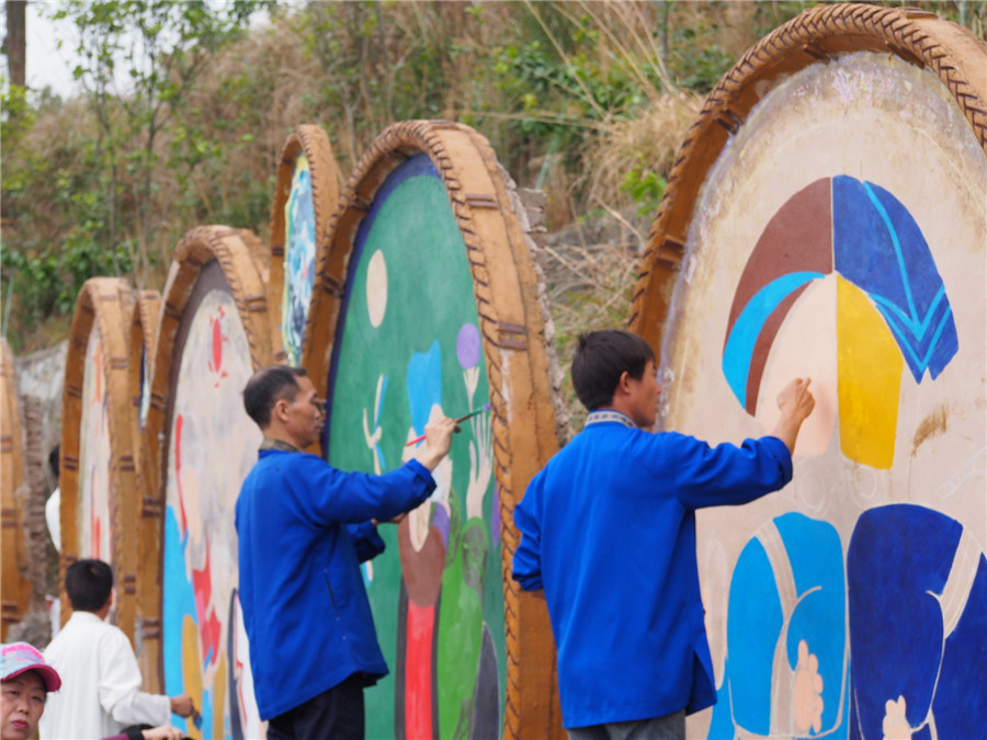 Buyi ethnic group marks 'San Yue San' festival in SW China