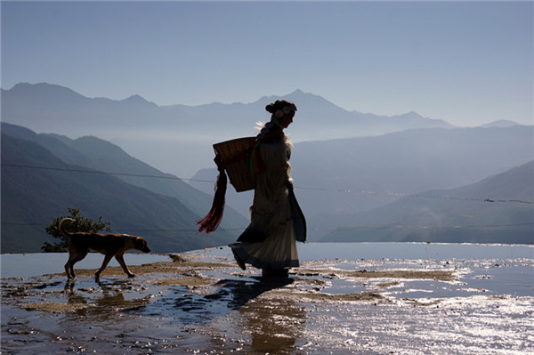 Preserving Dongba papermaking with a family in Shangri-La