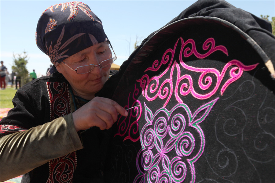 Kazak culture in full bloom in Emin of Xinjiang