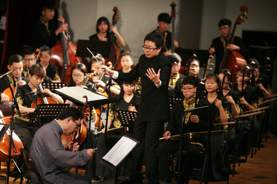 Traditional Chinese orchestra sparkles in Beijing