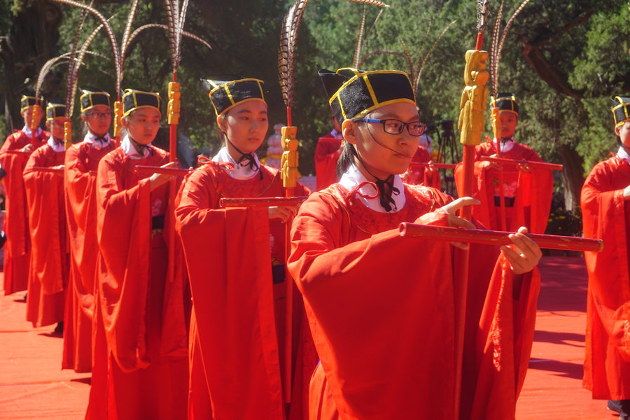 Grand ceremony marks 2,567th birthday of Confucius