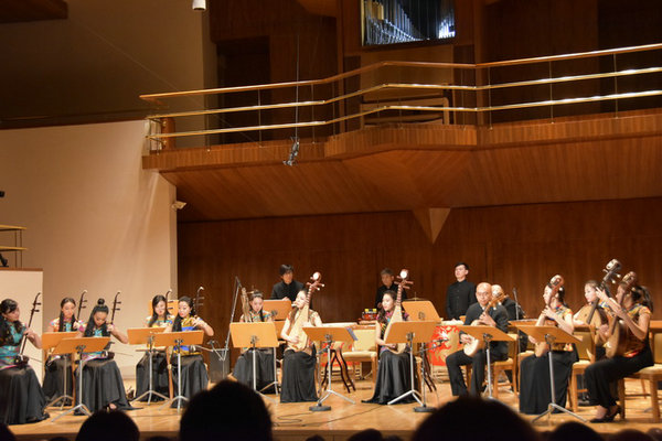 Chinese musicians kick off Spanish tour