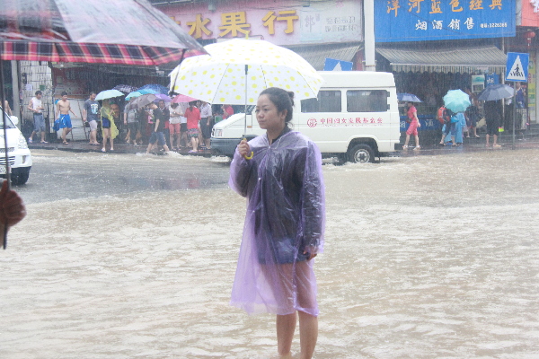 最大洪水湖南遭受暴雨袭击 凤凰将出现有记录以来