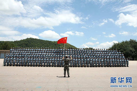 第八届“香港青少年军事夏令营”举行结业典礼