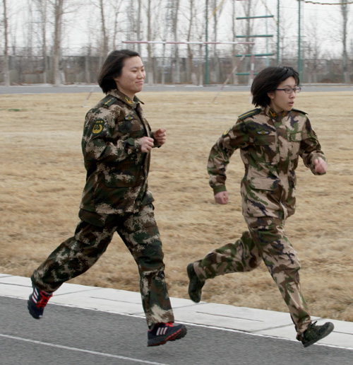 克拉玛依：沙场点兵训练忙