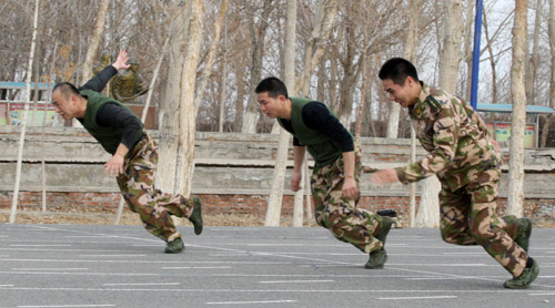 克拉玛依：沙场点兵训练忙