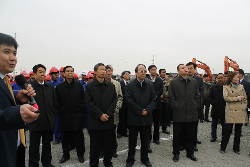 中国石化新疆能源化工有限公司揭牌暨基地项目今日正式启动