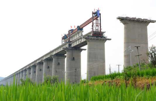 广昆铁路复线建设打响加快施工攻坚战