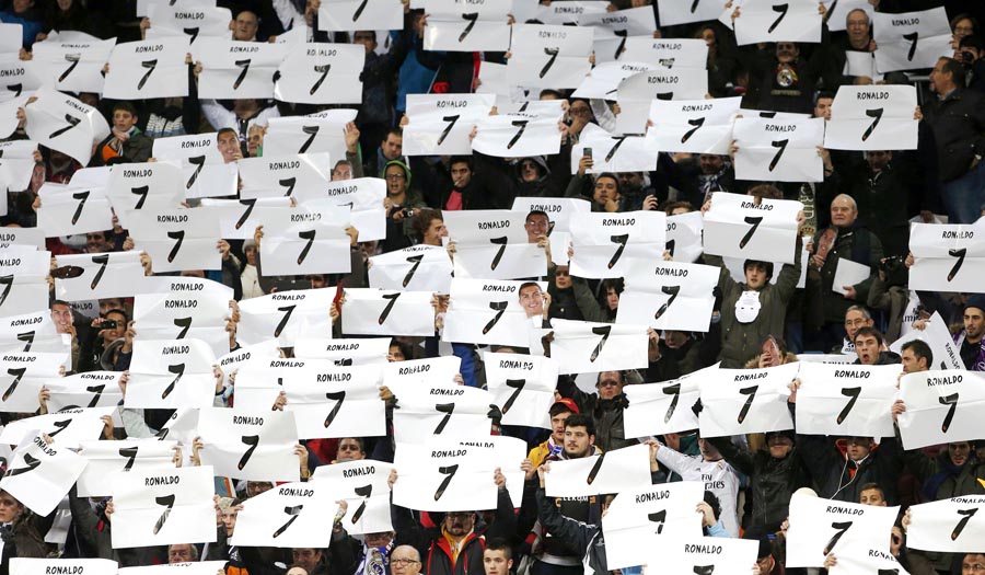 Ronaldo placards sweep Real Madrid's home stadium