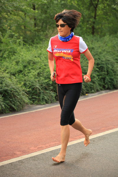 Runners head to park early to beat summer heat