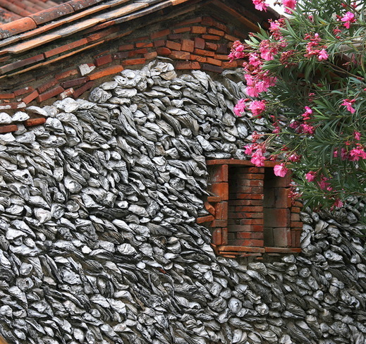 Building materials of ancient houses