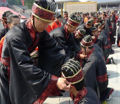 Chinese traditional coming-of-age ceremony opens in Guiyang