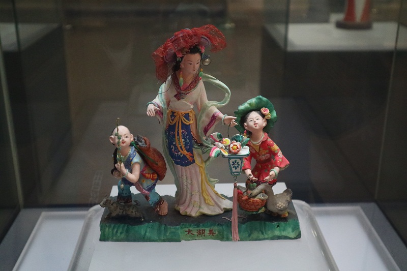 Cheng Jianzhong: inheritor of Huishan Clay Figurines