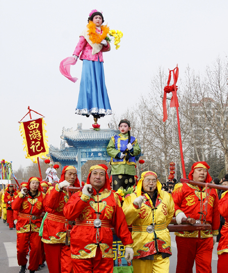 Folk performances held to celebrate the Lantern festival in Zhoucun