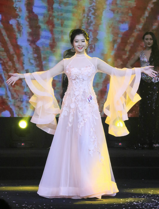 Woman from Shandong becomes beauty queen