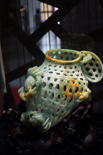 Jade carving works at Yunnan Cultural Industry Expo