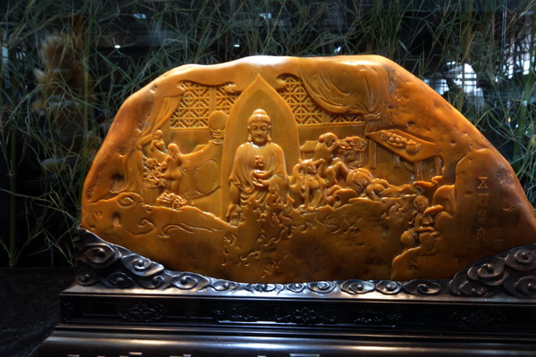 Jade carving works at Yunnan Cultural Industry Expo