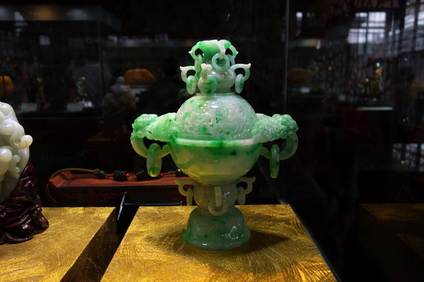 Jade carving works at Yunnan Cultural Industry Expo