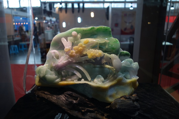 Jade carving works at Yunnan Cultural Industry Expo