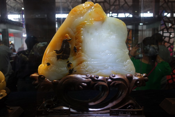 Jade carving works at Yunnan Cultural Industry Expo