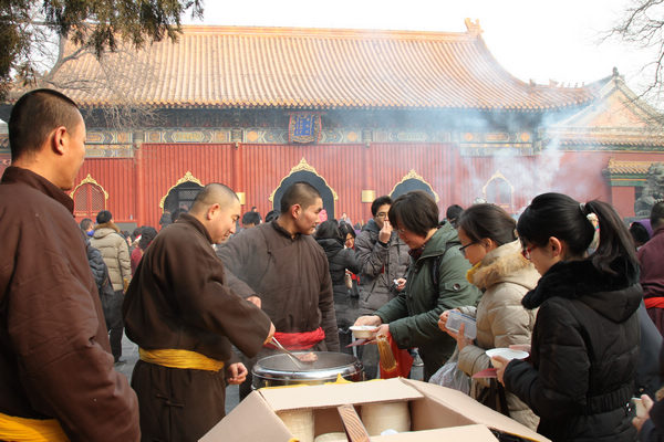 Free <EM>laba</EM> porridge at Lama Temple