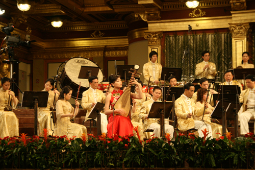 Guangdong's operas and dramas I