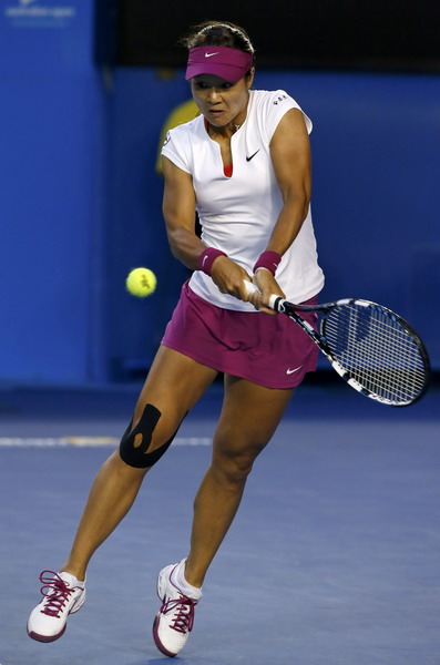 Li Na beats Cibulkova to win Australian Open