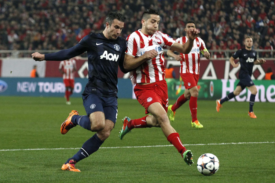 Greek misery for United as Olympiakos win 2-0