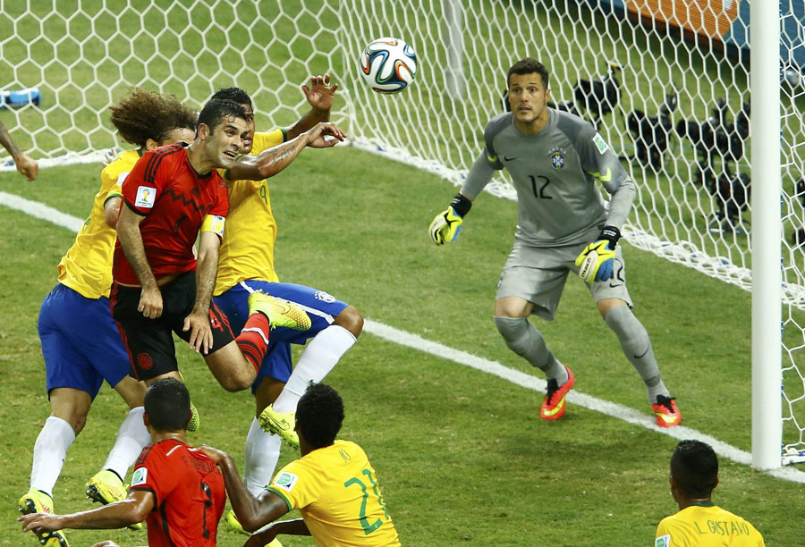 Brazil held by feisty Mexico as Ochoa stands firm
