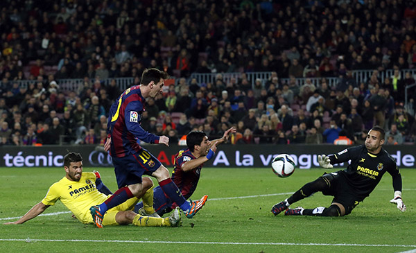Messi leads Barcelona's 3-1 win over Villarreal in Copa semi