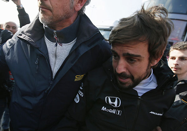 Alonso taken to hospital after crash at Barcelona