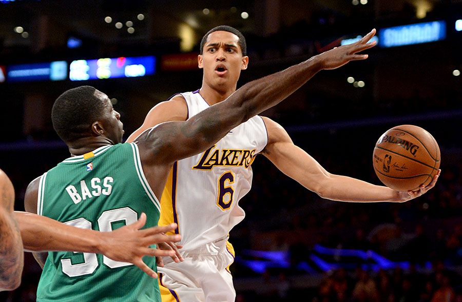 Lakers stop 7-game losing streak with OT win over Celtics