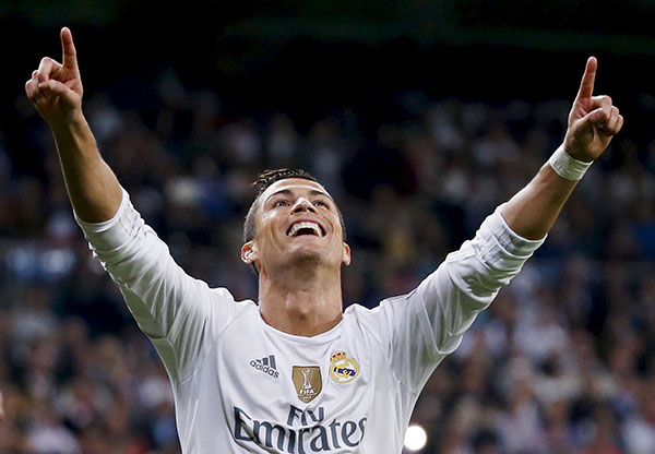 Ronaldo surpasses Messi as Real thumps Shakhtar