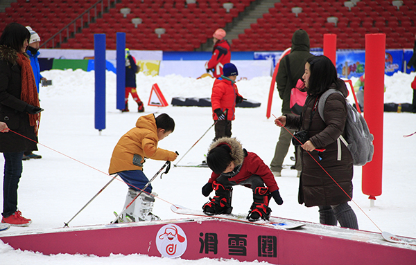 Ice carnival sates fans' appetite for winter sports