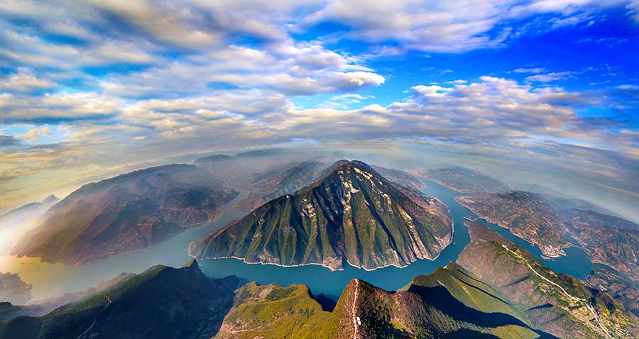 Spring scenery of Qutang Gorge