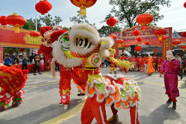 Chinese Lunar New Year temple fair add color to Laos