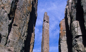 One handed climber scales UK's toughest routes