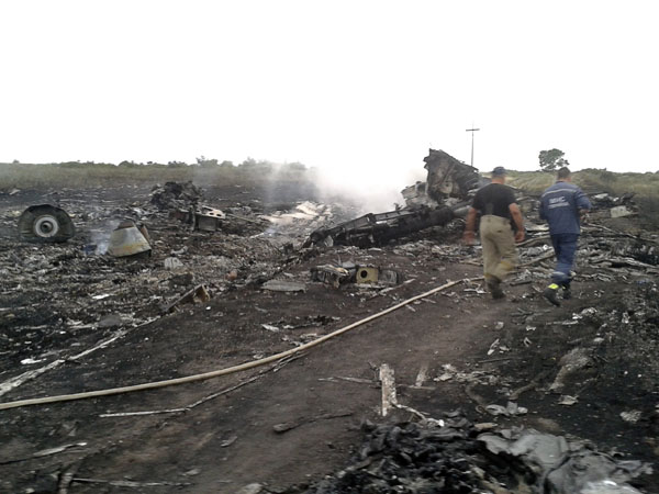 Malaysian airliner downed in Ukraine, 295 dead