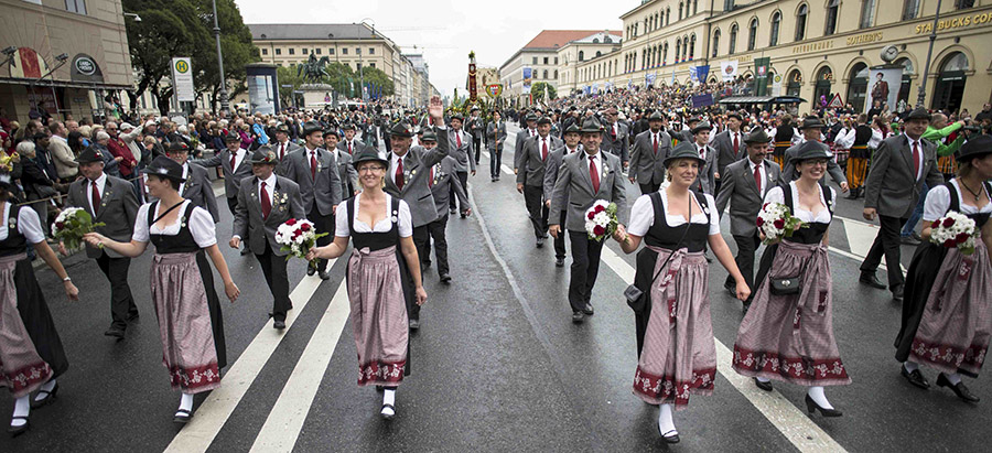 Beer flows at Munich's Oktoberfest