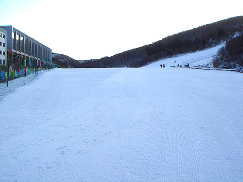 长城岭滑雪场采风[组图]