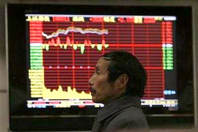 Asia stocks dip with no signs to end of slowdown