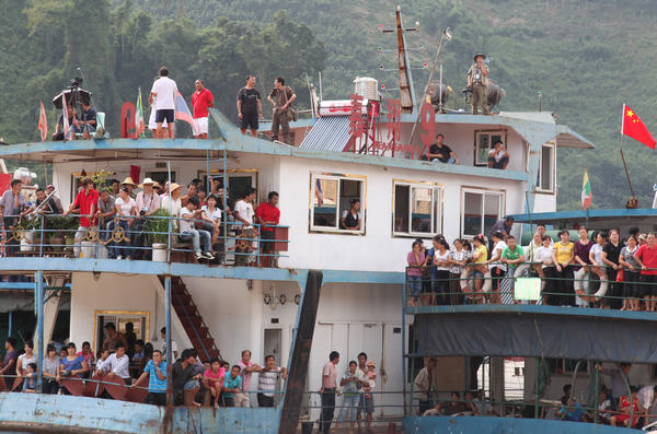 Stranded vessels back home