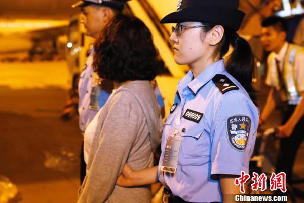 'Red Notice' fugitive returns to China