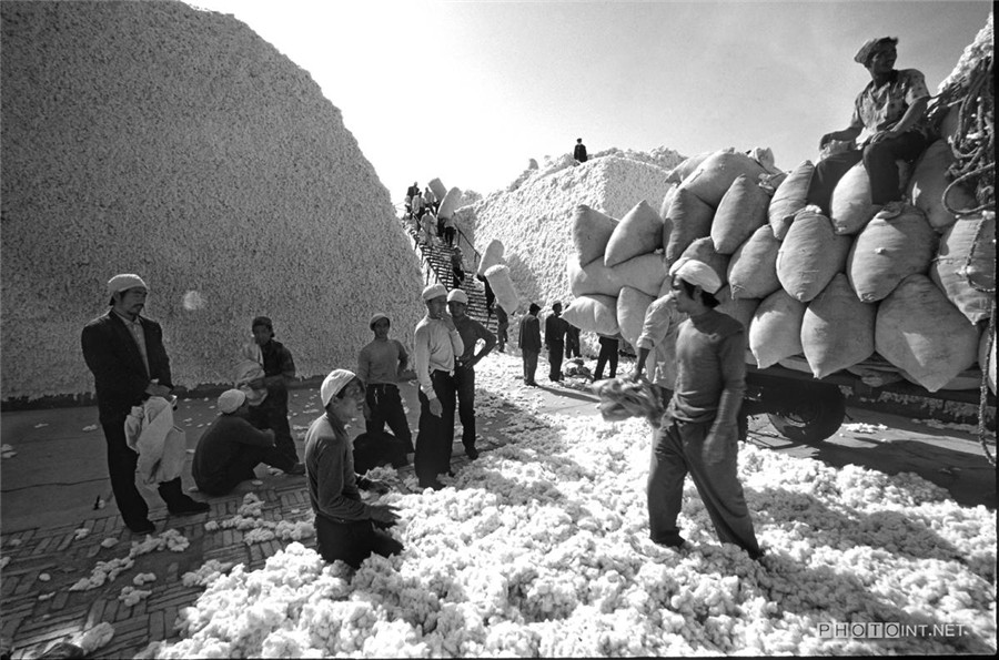 Photographer captures changes in China