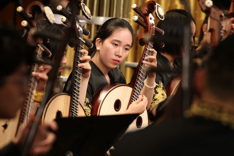Traditional Chinese orchestra sparkles in Beijing