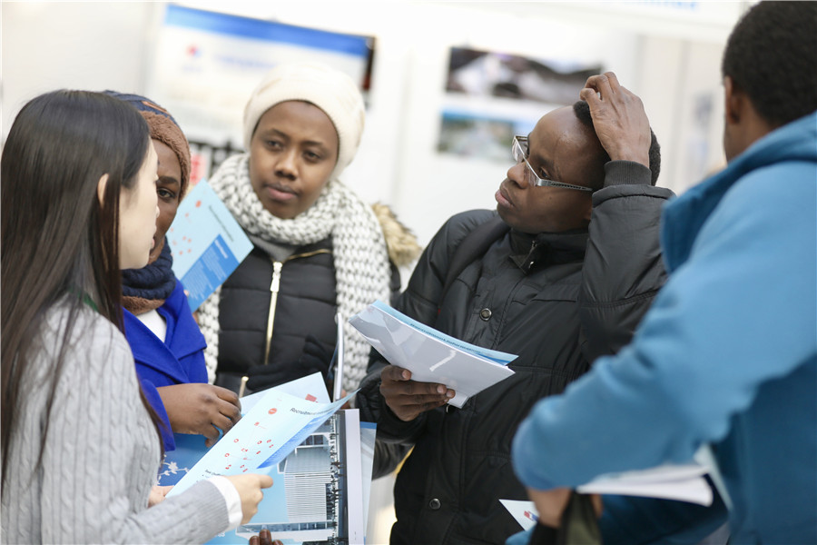 Job fair for foreign students kicks off in Beijing